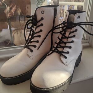 Altar'd State Women's Faux Leather Combat Style Boots White Lace Up Size 7